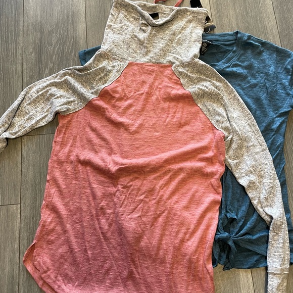 2x Joei And I Womens Top Size Small Long Sleeve Graphic Pullover Tee - Picture 6 of 7